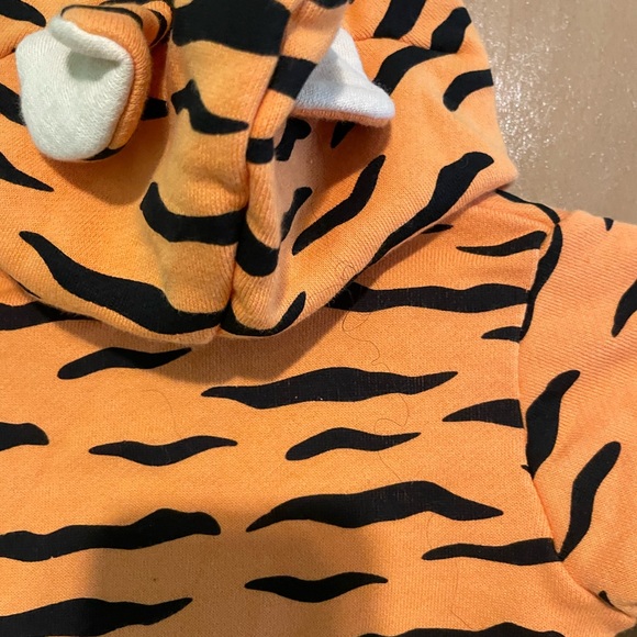 Cute baby Tiger custom outfit jumpsuit - Picture 2 of 6